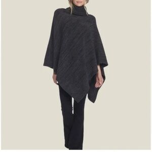 Barefoot Dreams NEW Poncho/Wrap NWOT one size Price Firm!